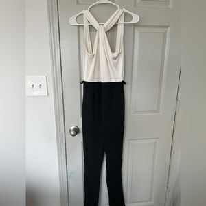 Boohoo White and Black Jumpsuit size 6